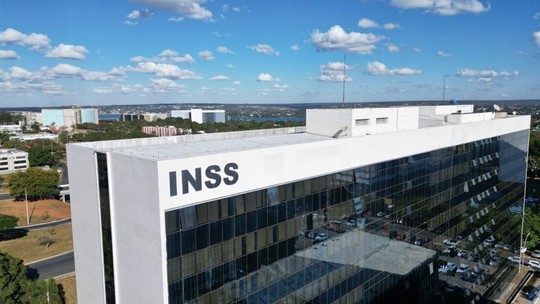 INSS cria comitê para reduzir fila de quase 3 milhões de pedidos de benefícios INSS cria comitê para reduzir fila de quase 3 milhões de pedidos de benefícios