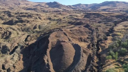 Arqueólogos pretendem escavar área que acreditam ter vestígios da 'Arca de Noé'
Arqueólogos pretendem escavar área que acreditam ter vestígios da 'Arca de Noé'