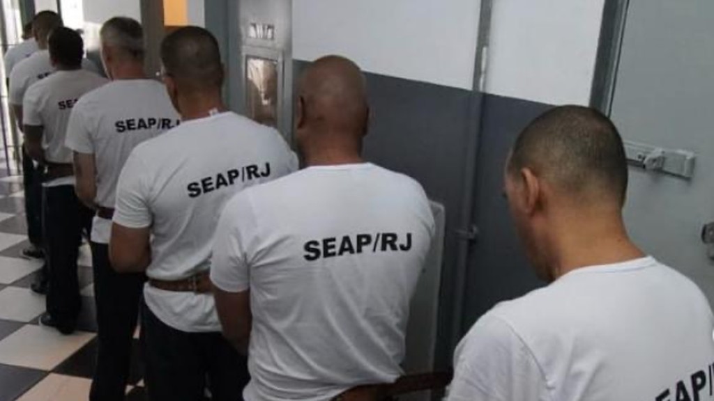 Presos começaram a ser transferidos para presídios federais